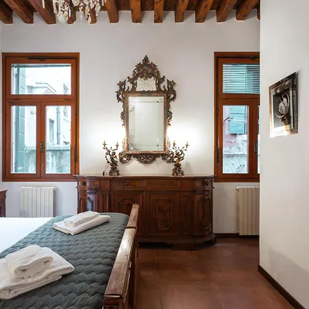 Hostmate - - Cerchieri The Magic Appartement *